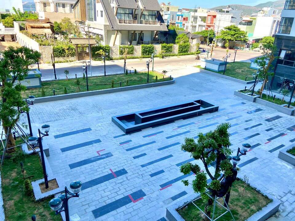 Khuôn viên sân vườn và khu vui chơi tại Phú Tài Residence