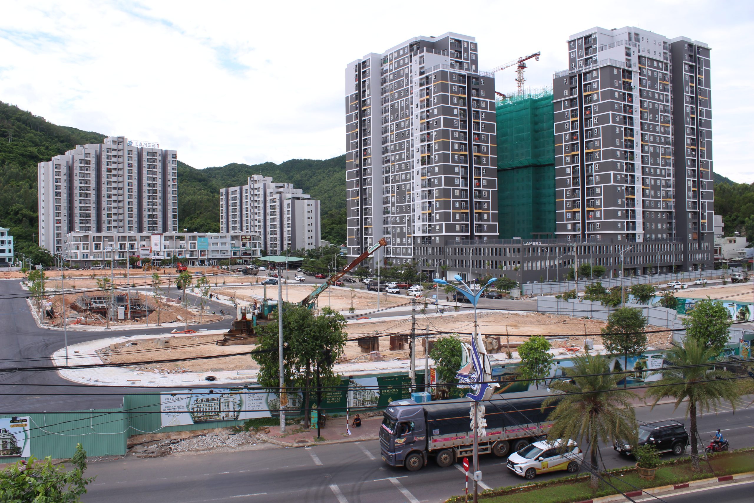 Trục đường Tây Sơn trước cổng dự án Phú Gia Royal Park