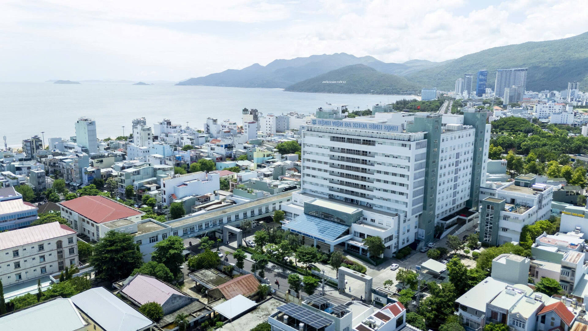 Bệnh viện Đa khoa tỉnh 1.600 giường cách Phú Gia Royal Park 3,5km